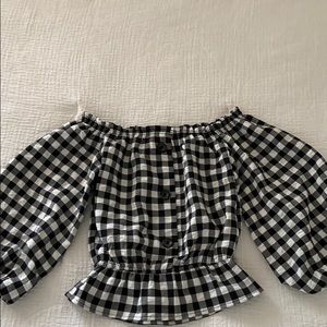 off the shoulder black and white cropped shirt